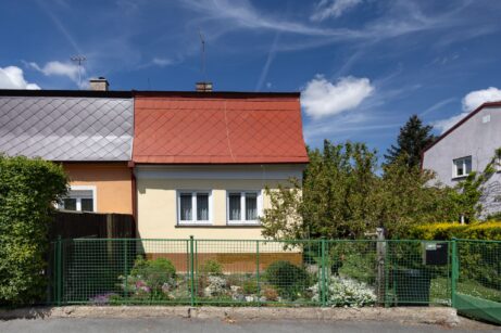 Umime reality - Pronajem domu - Praha 6 - Suchdol (1)